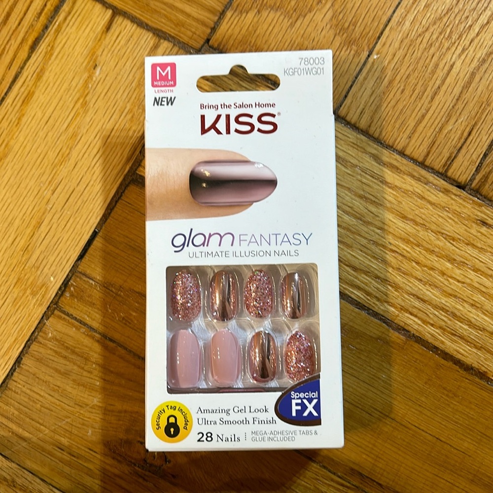 KISS Glam Fantasy Rose Gold Glitter Press-On Nails Medium 28 Nails